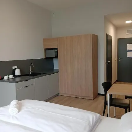 Apartment Centrum Szkoleniowo - Noclegowe Hhm Hegelmann O Zgorzelec