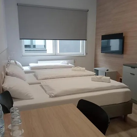 Centrum Szkoleniowo - Noclegowe Hhm Hegelmann O *