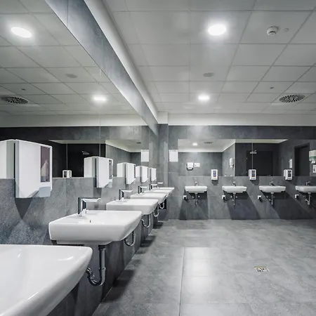 Centrum Szkoleniowo - Noclegowe Hhm Hegelmann O Daire *